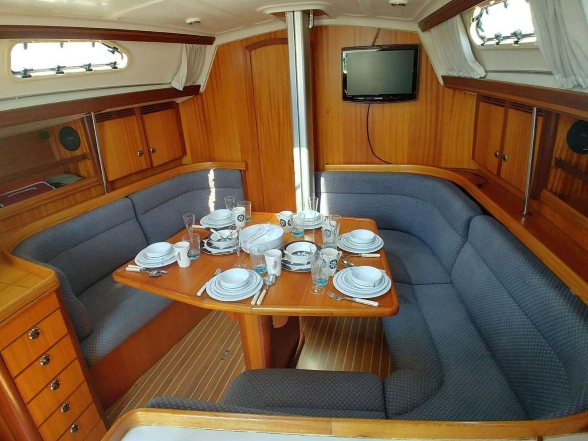 Be Local - Sleep Aboard A Sailing Boat In Apartment Lisbon