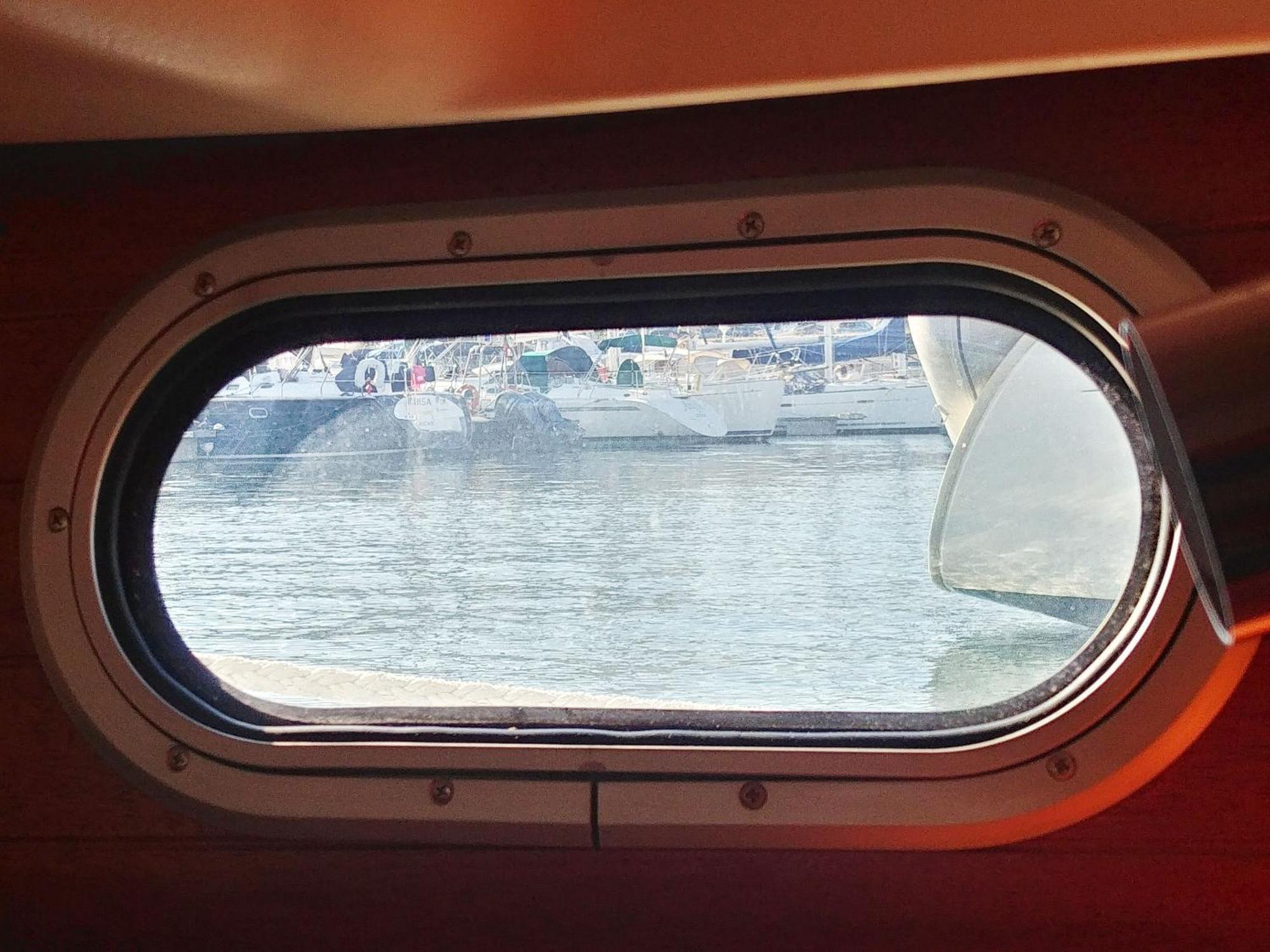 Be Local - Sleep Aboard A Sailing Boat In Apartment *