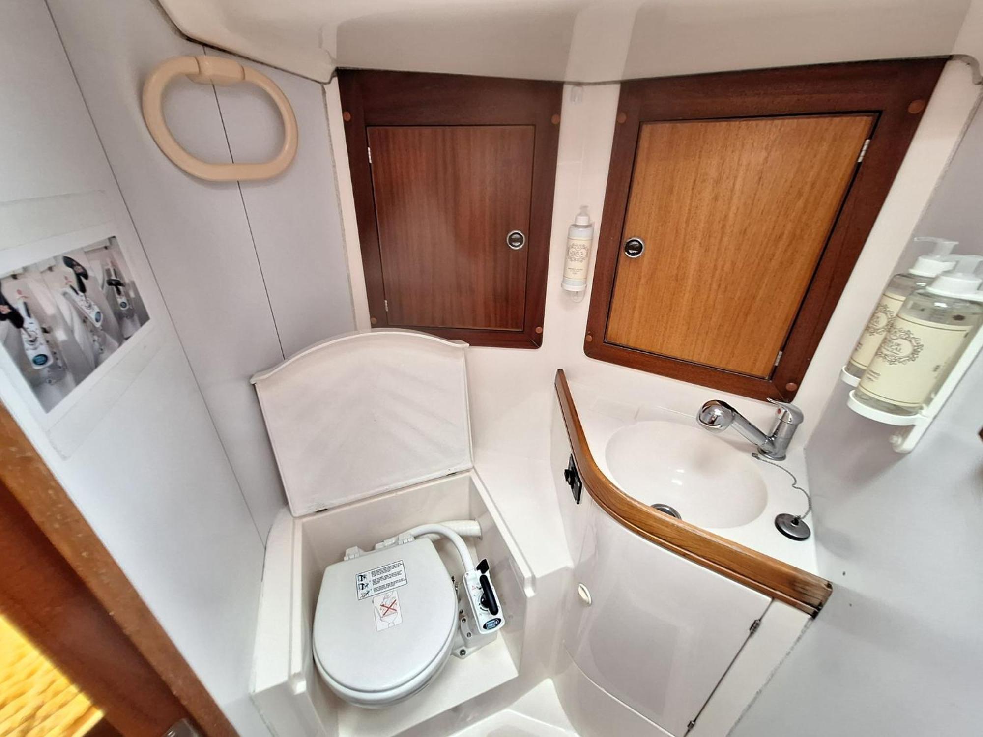 Apartment Be Local - Sleep Aboard A Sailing Boat In