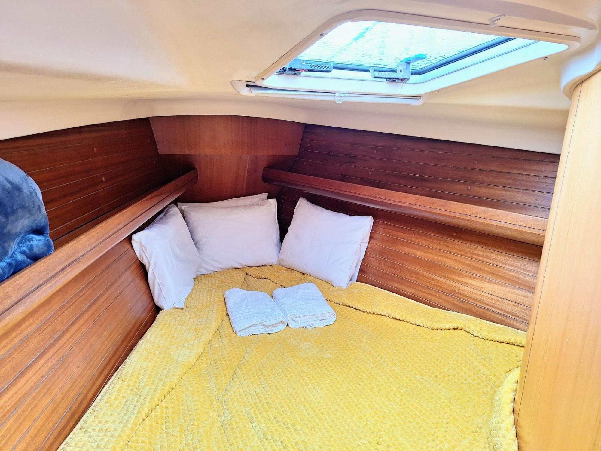 Be Local - Sleep Aboard A Sailing Boat In Apartment Lisbon