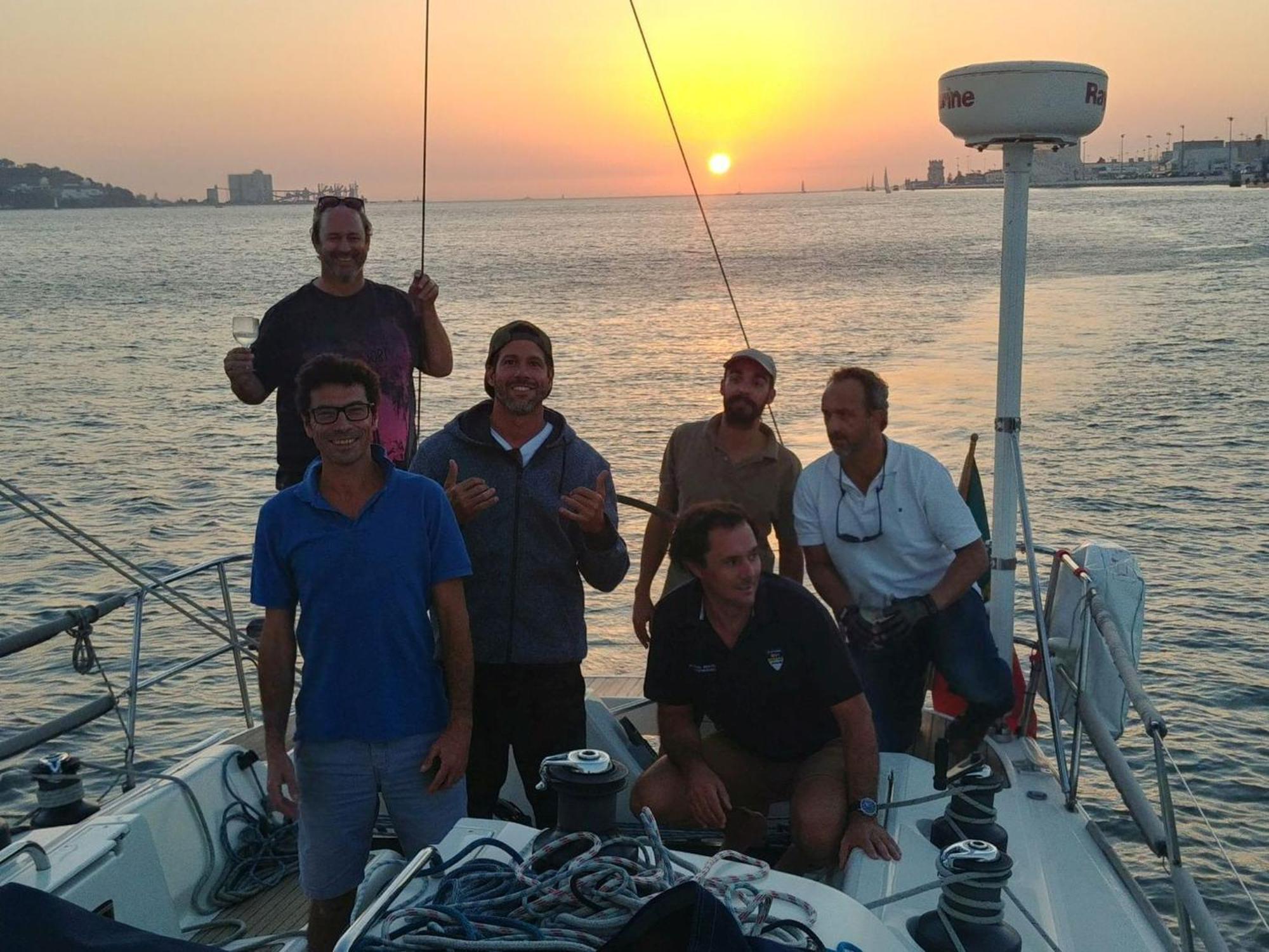 Be Local - Sleep Aboard A Sailing Boat In Apartment *
