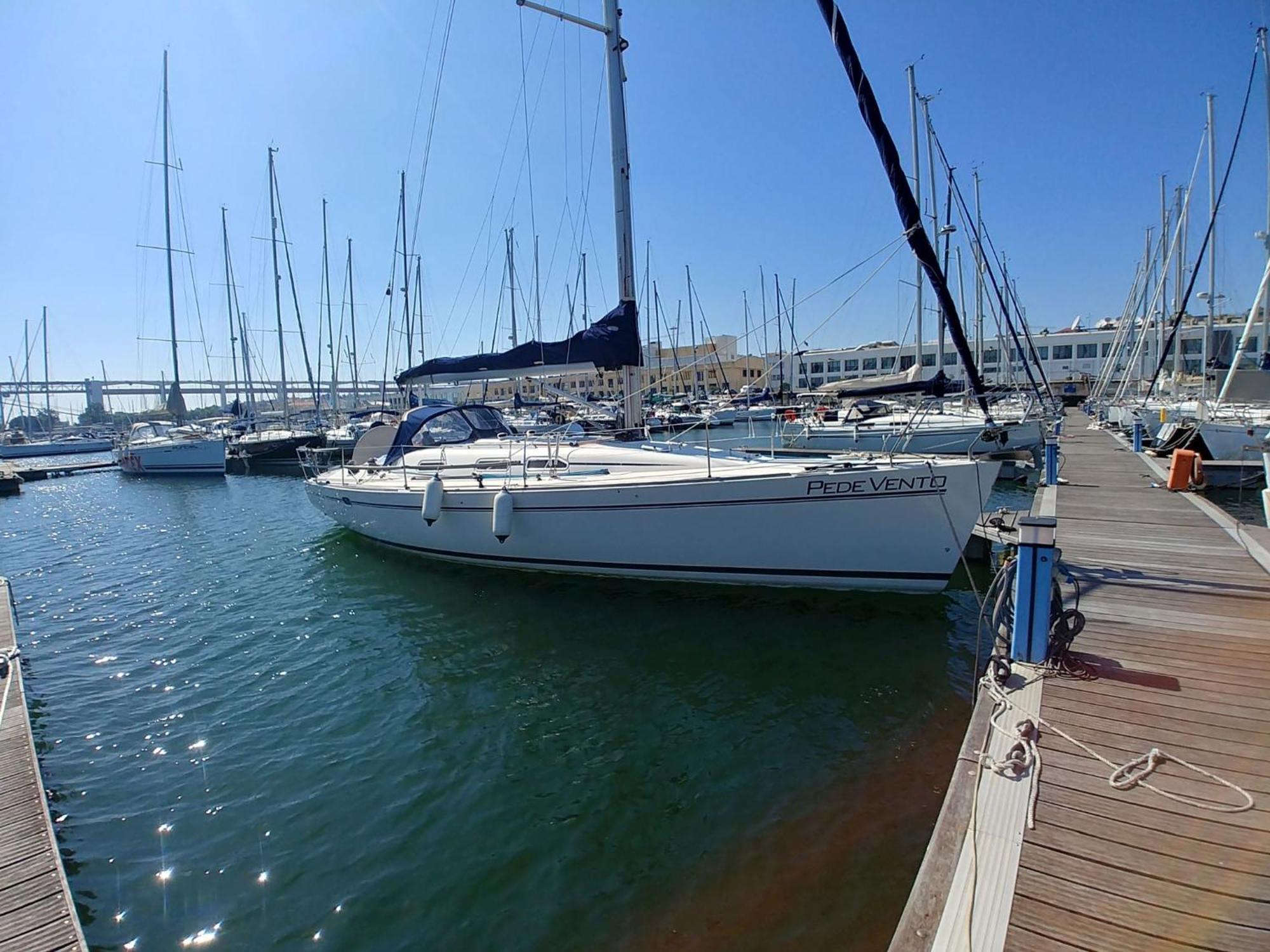 Be Local - Sleep Aboard A Sailing Boat In Apartment Lisbon
